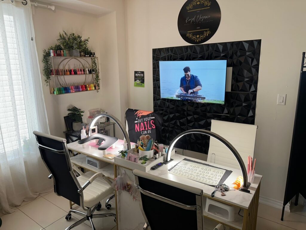 Acrylic, Gel, Manicure and nail technician Niagara Training Courses